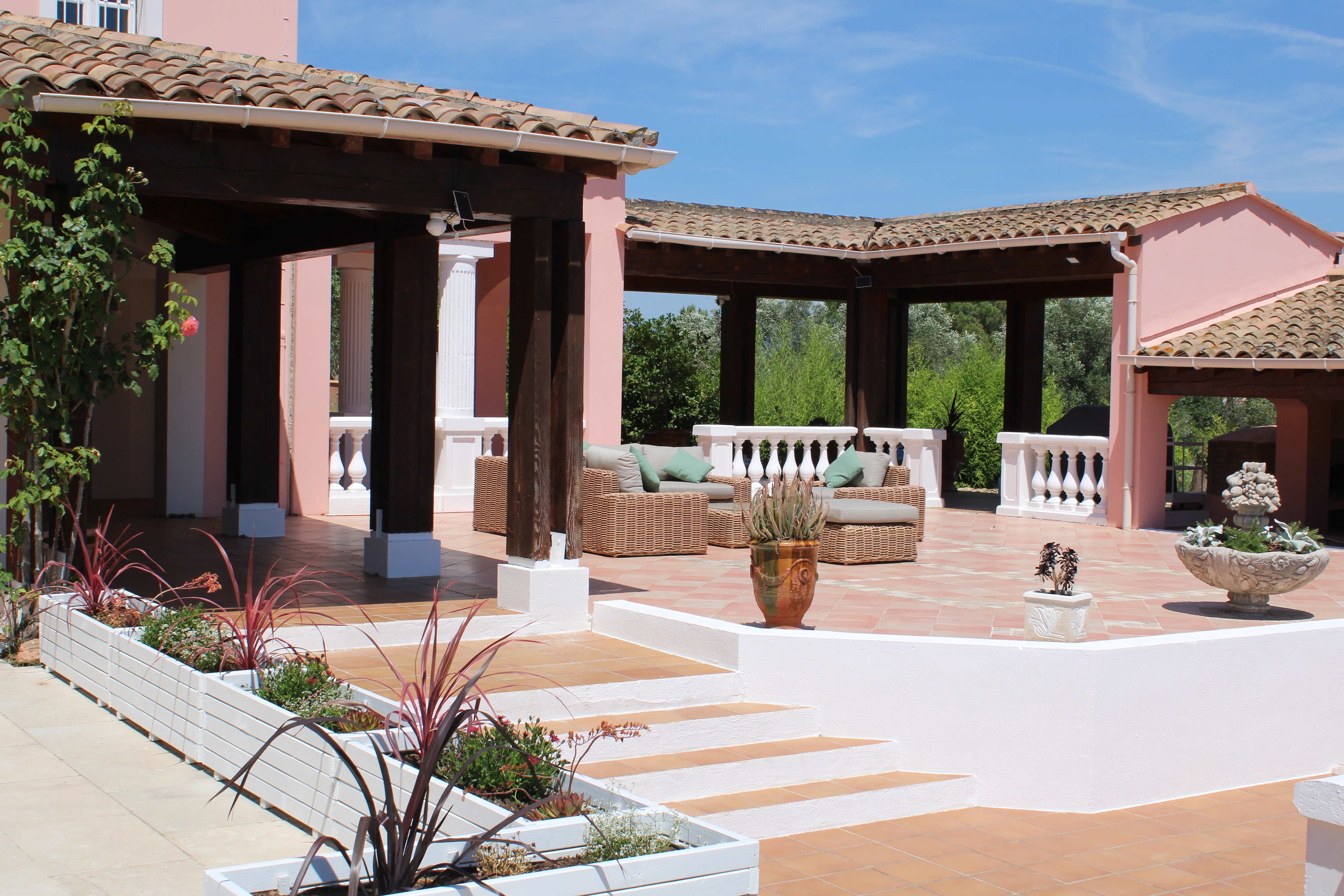 Pool house